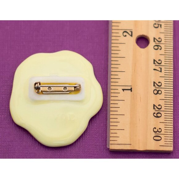 Vintage Ceramic Beige Geometric Brooch by Avon - Q5 - Picture 2 of 2